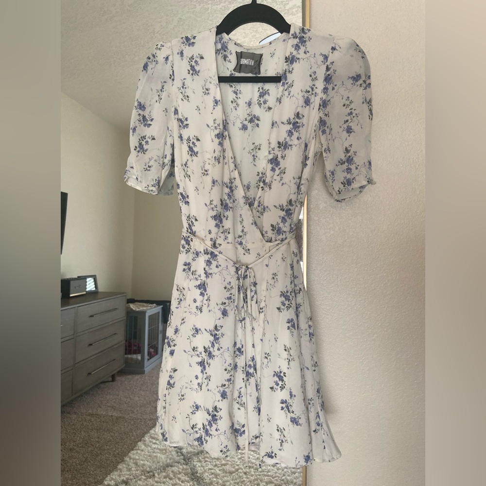 Reformation Dress - wrap white blue floral short sleeve